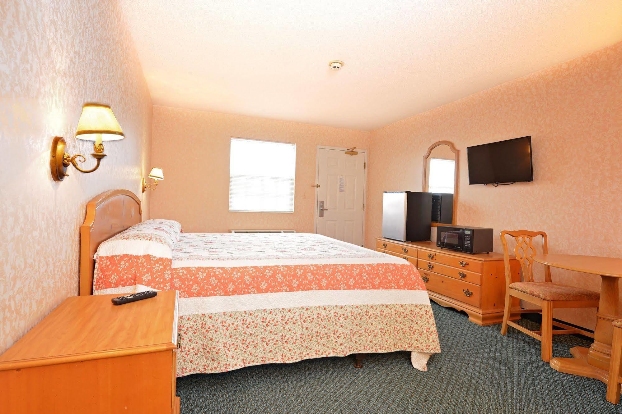 Ourguest Inn & Suites Downtown Port Clinton Eksteriør billede