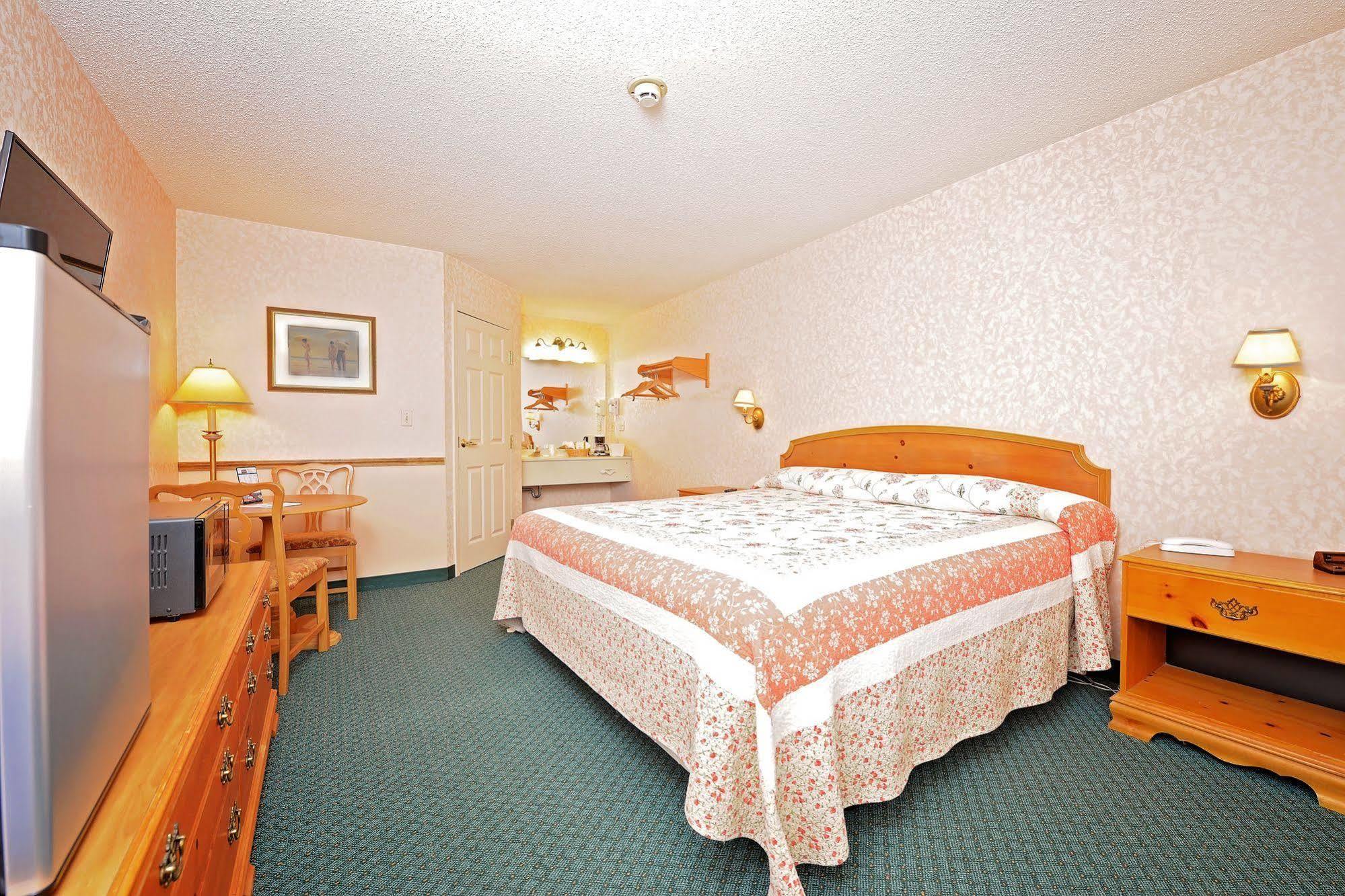 Ourguest Inn & Suites Downtown Port Clinton Eksteriør billede