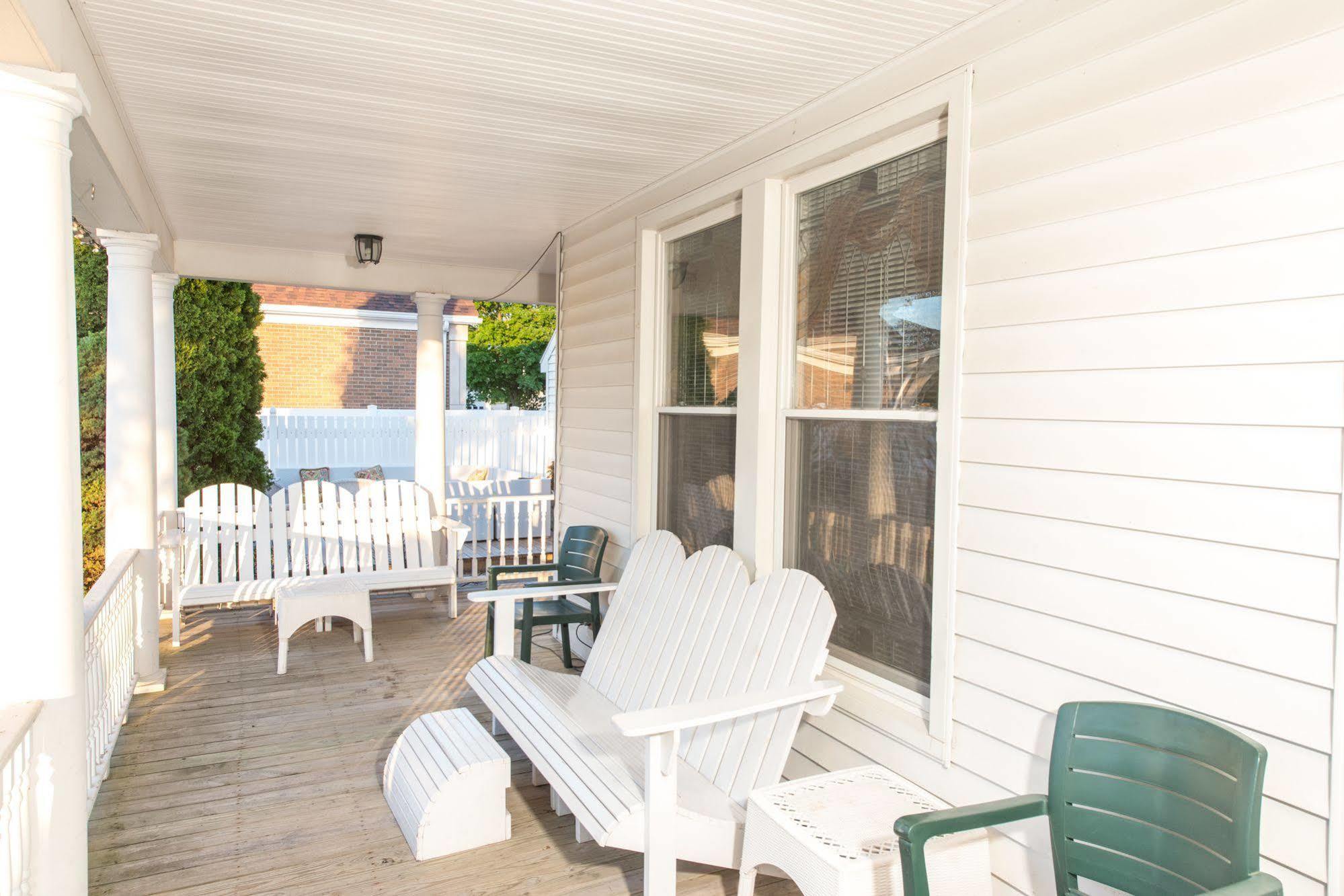 Ourguest Inn & Suites Downtown Port Clinton Eksteriør billede