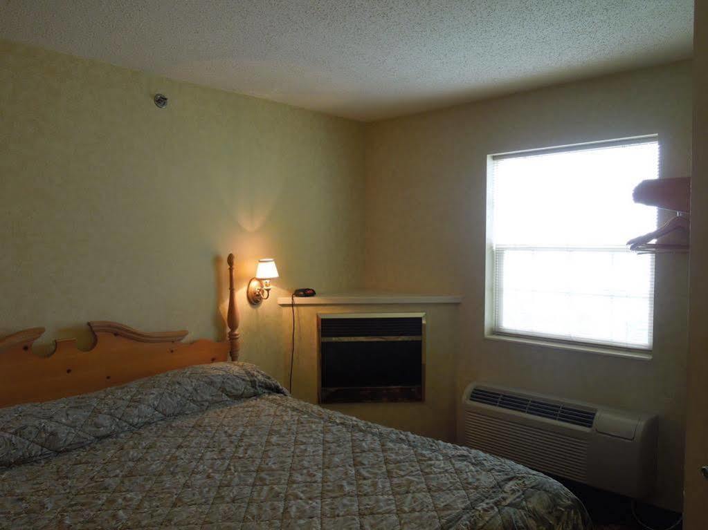 Ourguest Inn & Suites Downtown Port Clinton Eksteriør billede