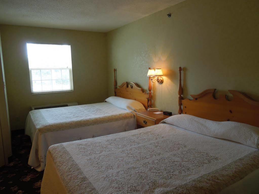 Ourguest Inn & Suites Downtown Port Clinton Eksteriør billede