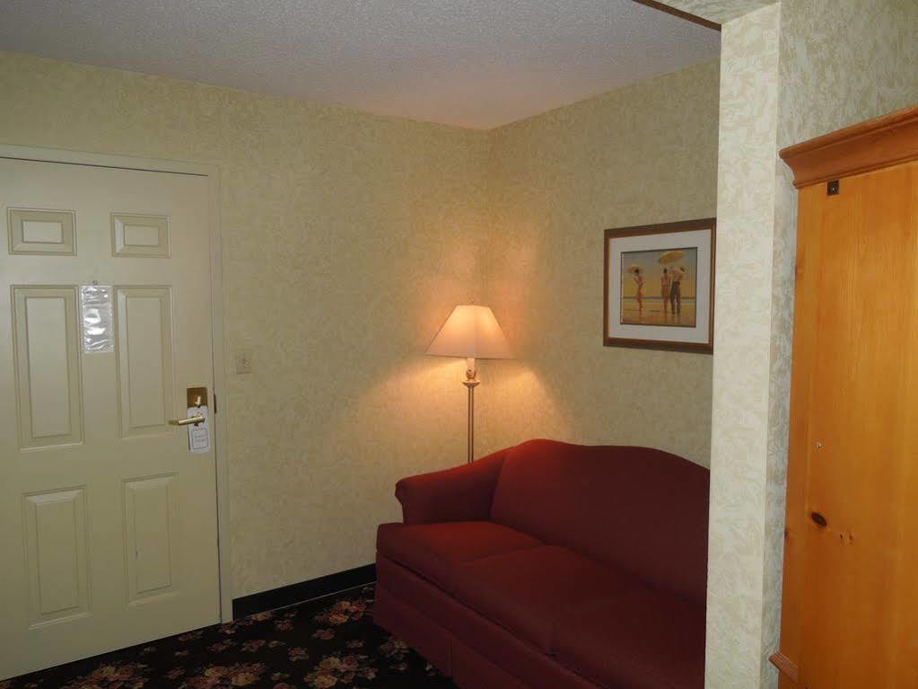 Ourguest Inn & Suites Downtown Port Clinton Eksteriør billede